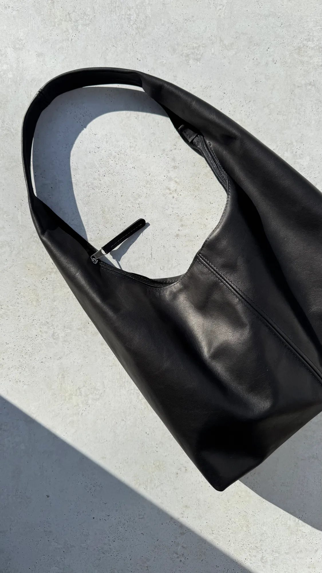 Kabelka Vela Minimal - čierna matná